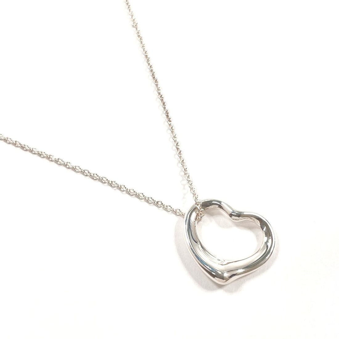 TIFFANY&Co. Tiffany Open Heart Elsa Peretti Necklace, Sterling Silver 925, Women's: --- Catalog ---Category: SizePendant Size: 14mm x 15.5mm / 0.55'' x 0.61''Neck Circumference: 41 cm / 16.14''Category: DesignColor: SilverGender: WomenMaterial: Silver 925Necklace Type: NecklaceCatego