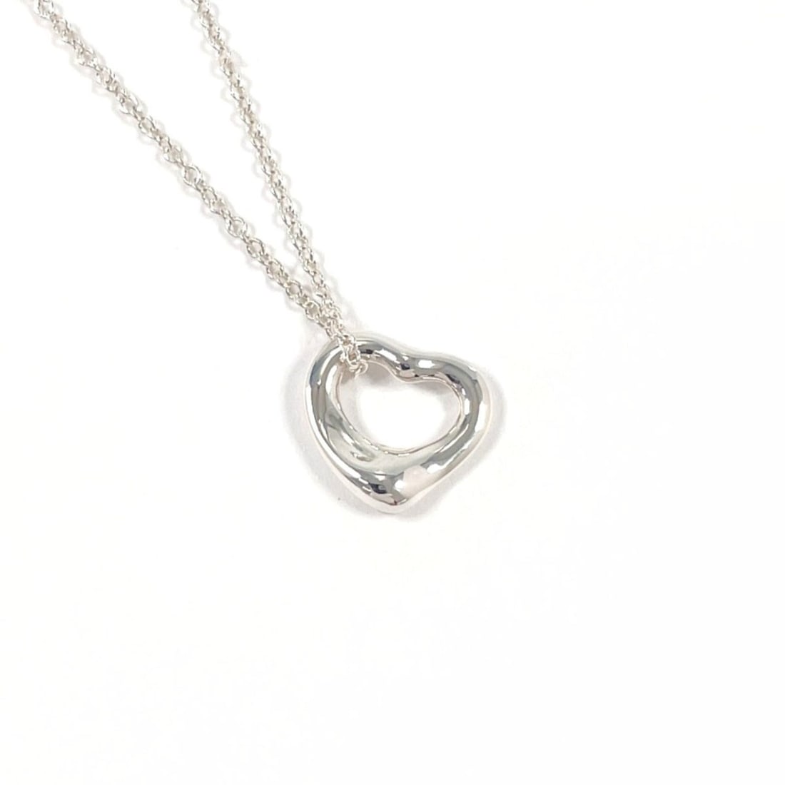 TIFFANY&Co. Tiffany Open Heart Elsa Peretti Necklace, Sterling Silver 925, Women's: --- Catalog ---Category: SizePendant Size: 9.9mm x 11mm / 0.38'' x 0.43''Neck Circumference: 40.5 cm / 15.94''Category: DesignColor: SilverGender: WomenMaterial: Silver 925Necklace Type: NecklaceCateg