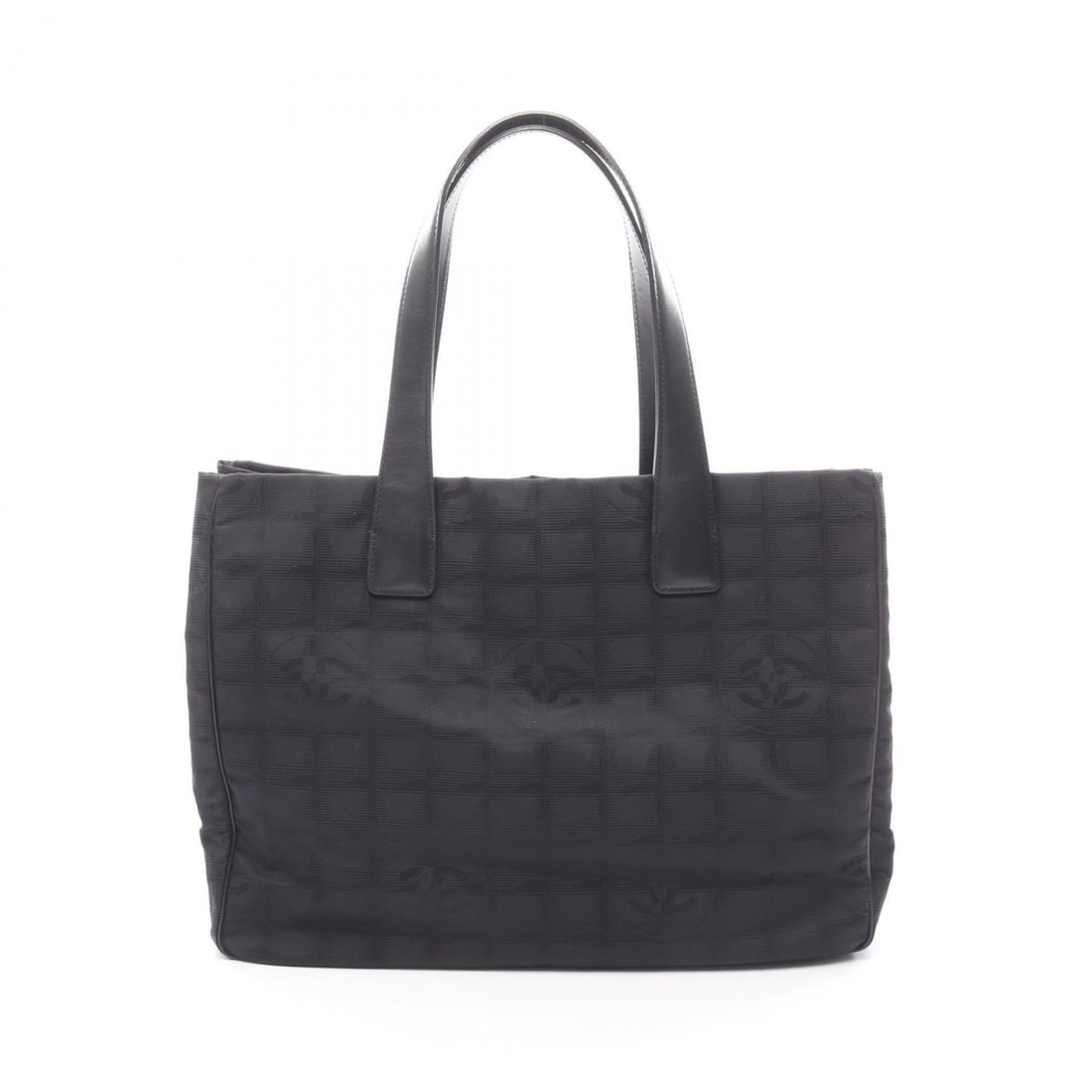 Chanel New Travel Line MM Tote Bag Handbag Leather Nylon Canvas Women's Black A15991: --- Catalog ---Category: SizeSize (HxWxD): 25cm x 34cm x 14.5cm / 9.84'' x 13.38'' x 5.7''Category: DesignType: Handbag, Tote bagColor: BlackGender: WomenMaterial: Leather , Nylon canvas Category: Gen