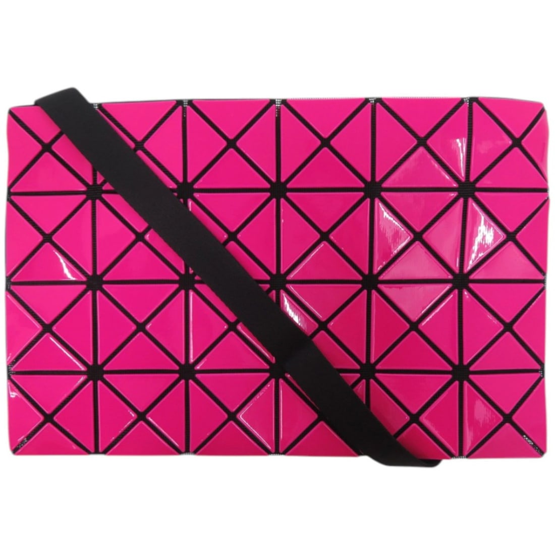 Unused Issey Miyake BAOBAO Lucent BB61 AG633 Polyester Pink Shoulder Bag 0686ISSEY MIYAKE: --- Catalog ---Category: SizeSize (HxWxD): 22.5cm x 34cm / 8.85'' x 13.38''Category: DesignType: Shoulder bagColor: Black, PinkGender: WomenMaterial: Polyester , PVC Category: GeneralMPN: BB61 AG633Br