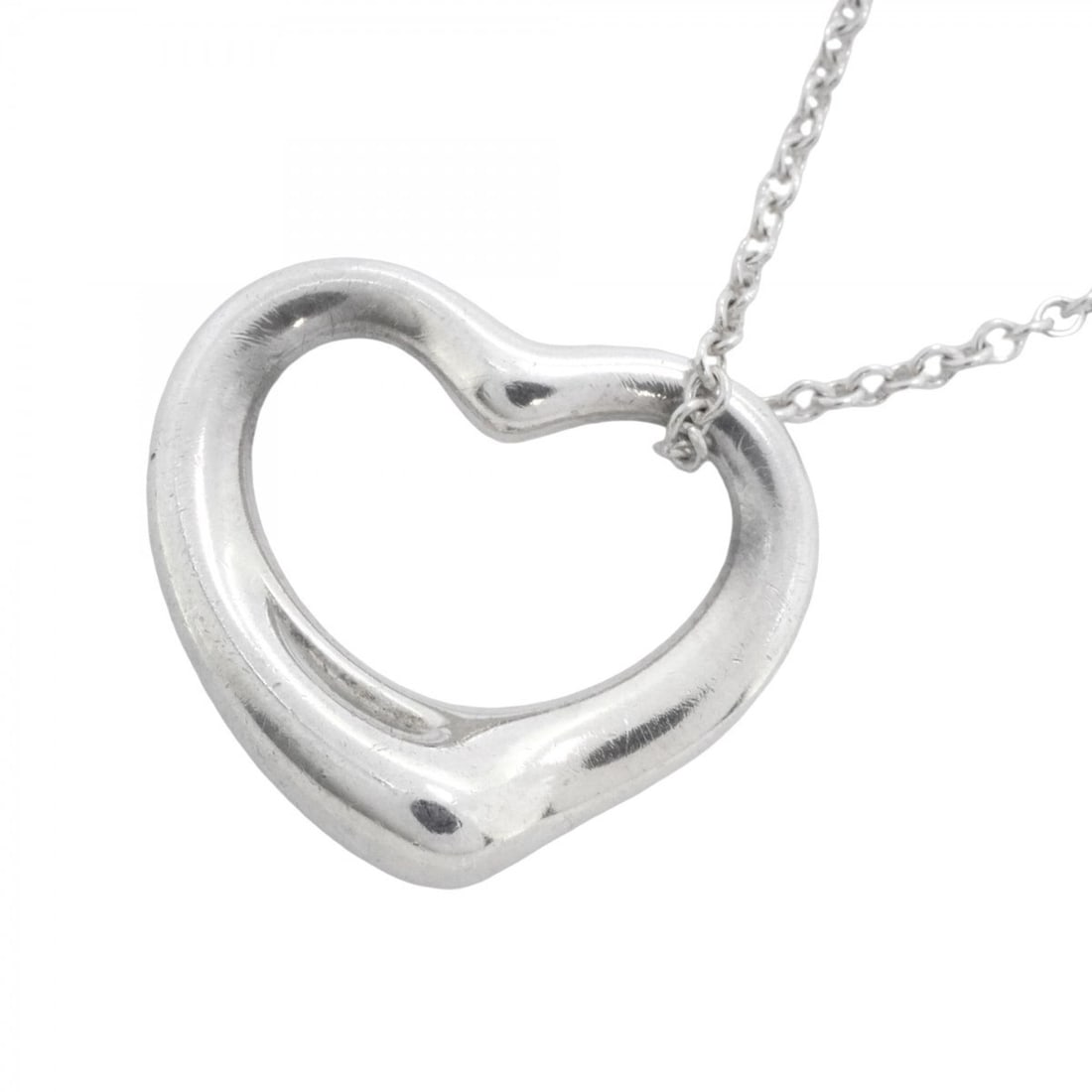 Tiffany & Co. Heart Necklace, Sterling Silver 925, Women's: --- Catalog ---Category: SizePendant Size: 19.4mm x 22.2mm / 0.76'' x 0.87''Neck Circumference: 41 cm / 16.14''Category: DesignGender: WomenMaterial: Silver 925Necklace Type: NecklaceCategory: General