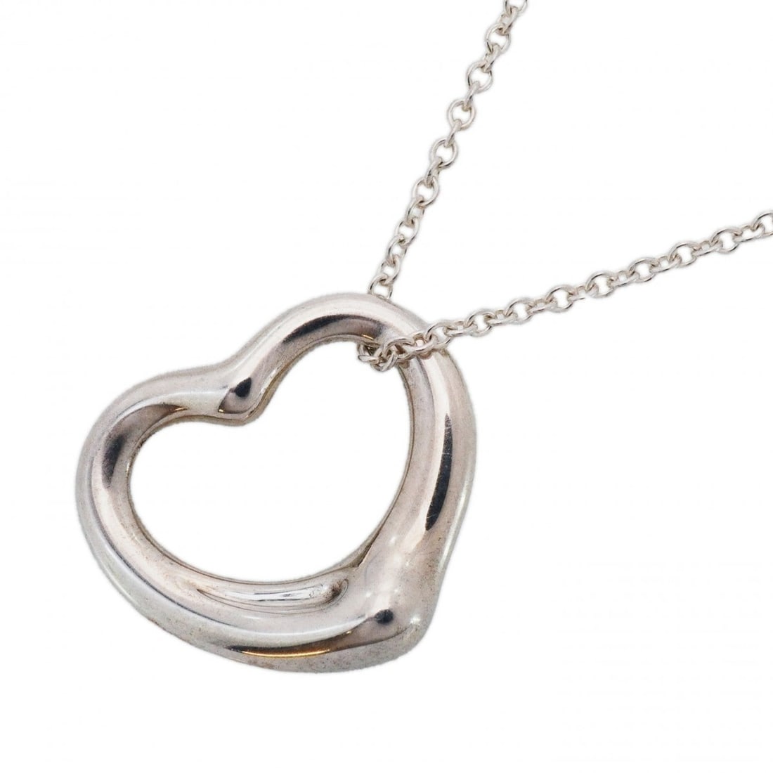 Tiffany & Co. Heart Necklace, Sterling Silver 925, Women's: --- Catalog ---Category: SizePendant Size: 19.6mm x 22.2mm / 0.77'' x 0.87''Neck Circumference: 41 cm / 16.14''Category: DesignGender: WomenMaterial: Silver 925Necklace Type: NecklaceCategory: General