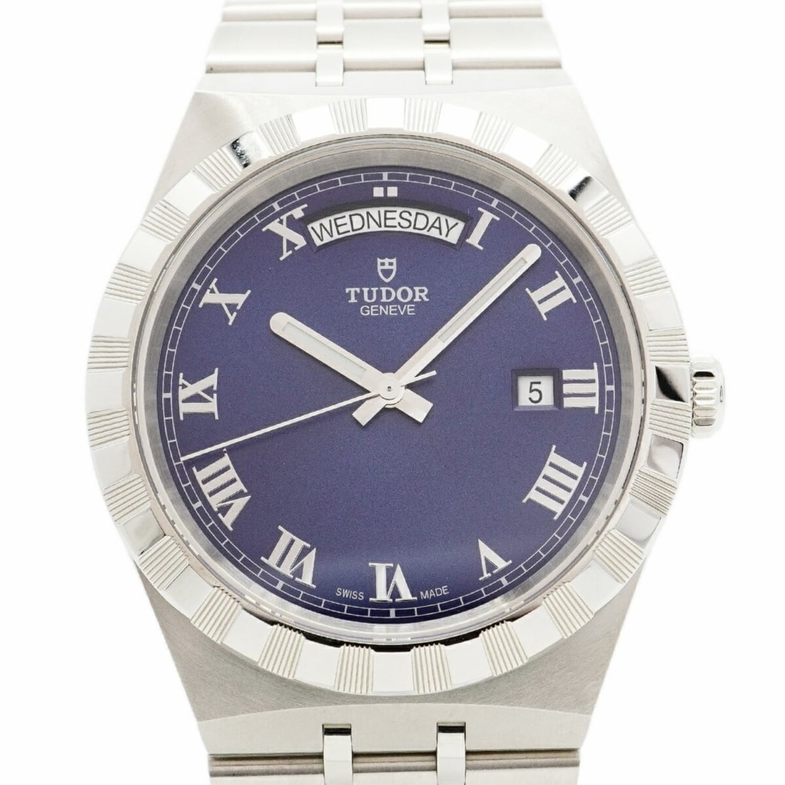 Tudor Royal 28600 Navy Dial Men's Watch: --- Catalog ---Category: SizeWrist Size: 16.5cm / 6.49''Case Diameter: 41mm / 1.61''Category: DesignType: WristwatchGender: MenColor (Dial): NavyMaterial (Band): Stainless steelCategory: GeneralMPN: 2