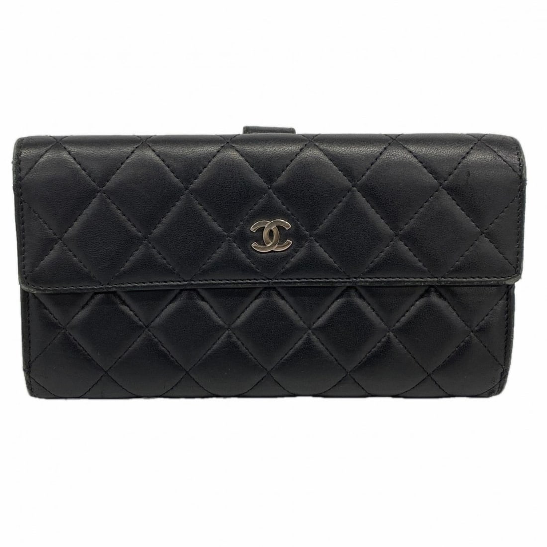 Chanel Matelassé Lambskin Long Wallet, Black, Women's: --- Catalog ---Category: SizeSize (HxWxD): 11cm x 19cm x 3cm / 4.33'' x 7.48'' x 1.18''Category: DesignType: Long wallet (bi-fold)Color: BlackGender: WomenMaterial: Leather Leather/Fur Type: LambskinC