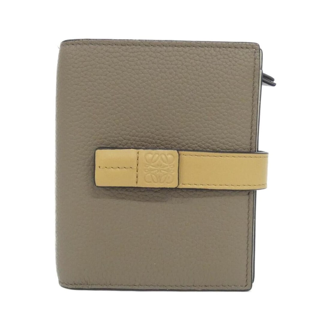Loewe C660Z41X02 Wallet: --- Catalog ---Category: SizeSize (HxWxD): 11cm x 9cm x 2.5cm / 4.33'' x 3.54'' x 0.98''Category: DesignType: Wallet (bi-fold)Gender: WomenMaterial: Leather Leather/Fur Type: CalfskinCategory: General