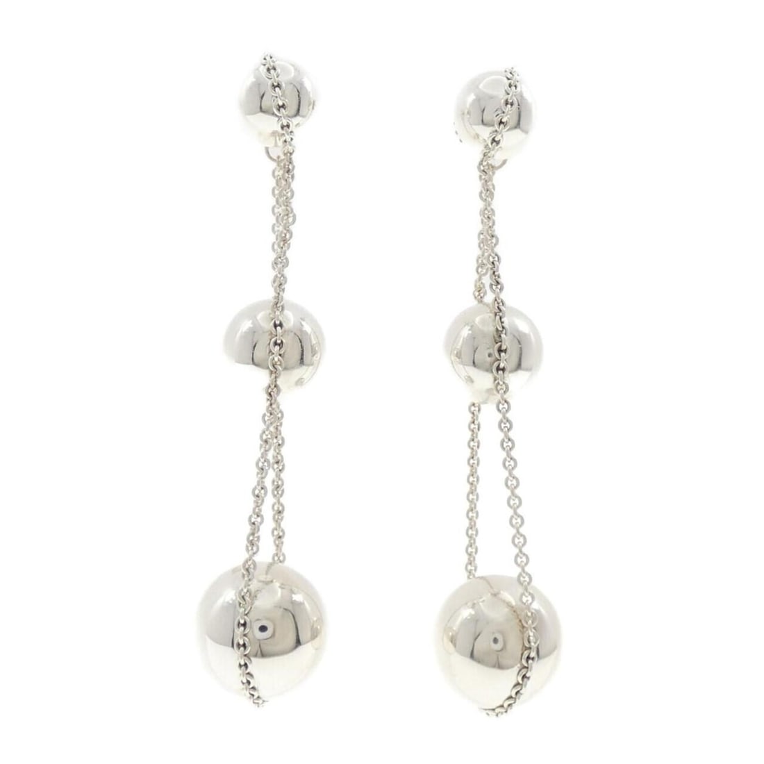 Tiffany Triple Drop Earrings: --- Catalog ---Category: SizeSize (HxWxD): 67.50mm x 13.80mm / 2.66'' x 0.54''Category: DesignType: Stud earringsGender: WomenMaterial: Silver 925Category: GeneralBrand: Tiffany--- Item List ---Sectio