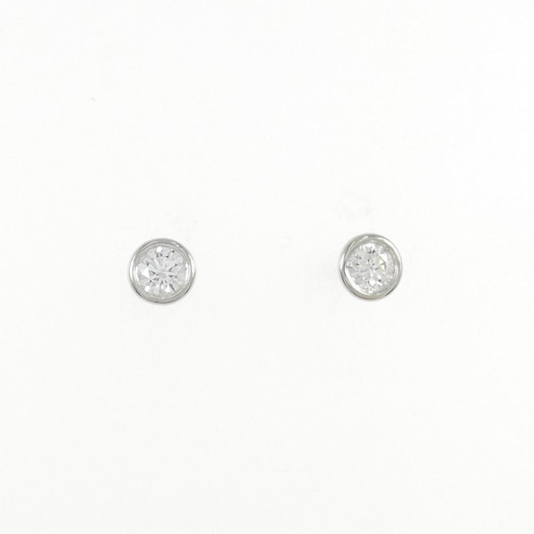 Tiffany & Co. By the Yard Earrings: --- Catalog ---Category: SizeSize (HxWxD): 4.70mm x 4.70mm / 0.19'' x 0.19''Category: DesignType: Stud earringsColor: PlatinumStone: DiamondGender: WomenMaterial: Platinum 950Category: GeneralBrand: