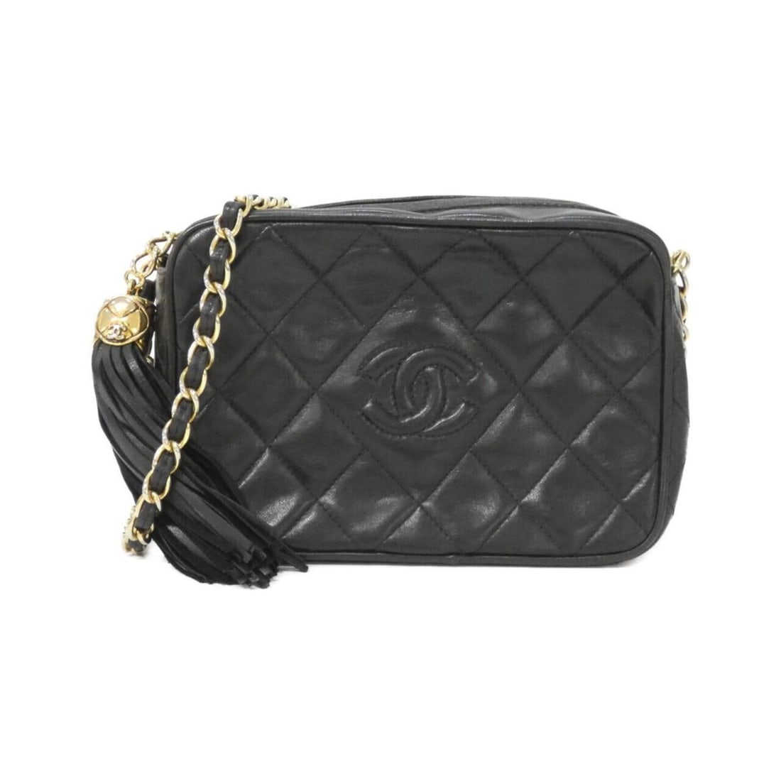 Chanel Diamond CC Line Shoulder Bag: --- Catalog ---Category: SizeSize (HxWxD): 12cm x 18cm x 7cm / 4.72'' x 7.08'' x 2.75''Category: DesignType: Shoulder bagColor: BlackGender: WomenCategory: GeneralBrand: Chanel--- Item List ---Section