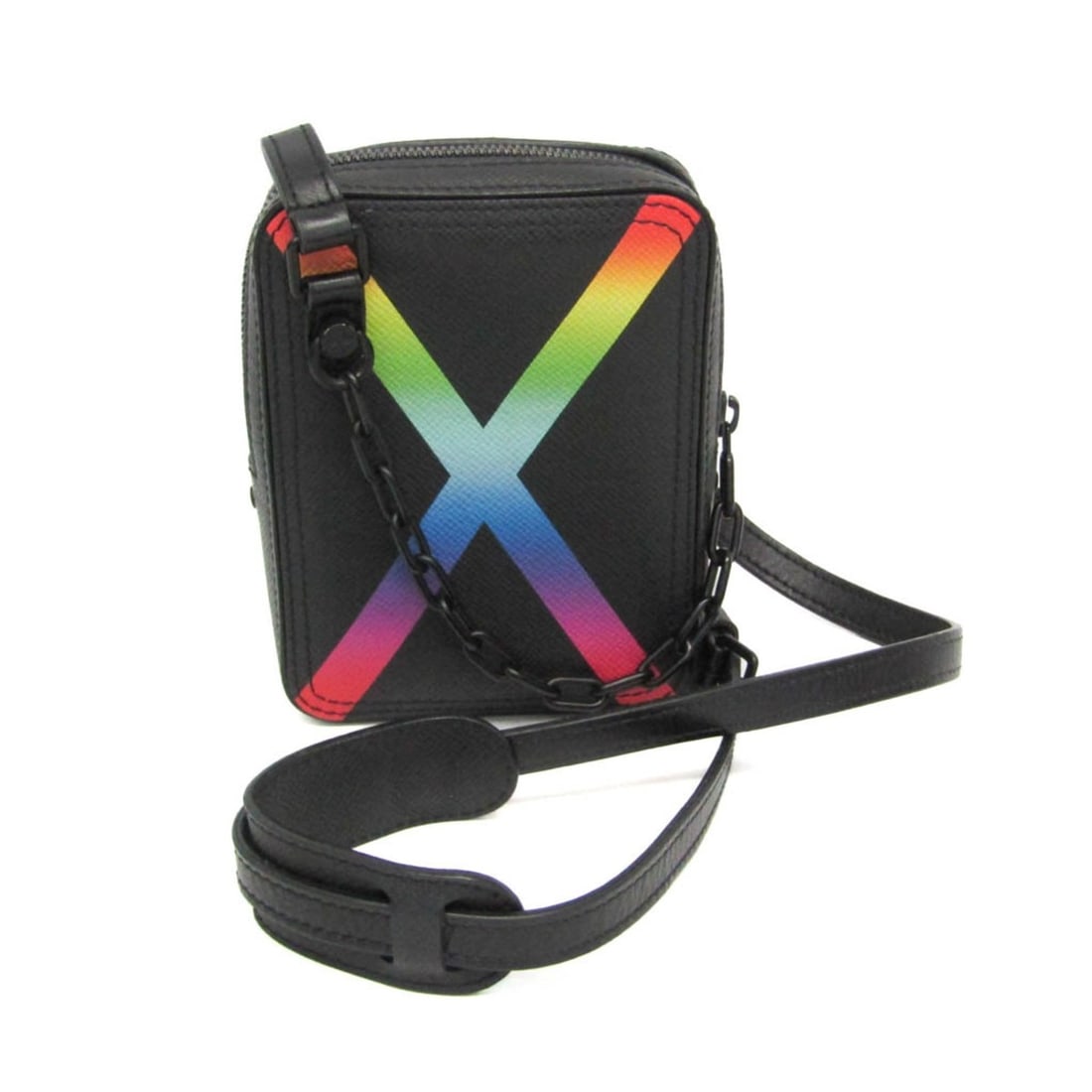Louis Vuitton Taiga Danube Messenger M30332 Men's Shoulder Bag Black,Multi-color: --- Catalog ---Category: SizeSize (HxWxD): 16cm x 12.5cm x 4cm / 6.29'' x 4.92'' x 1.57''Strap Length: 110cm - 120cm / 43.3'' - 47.24''Category: DesignType: Shoulder bagColor: Black, Multi-colorGender