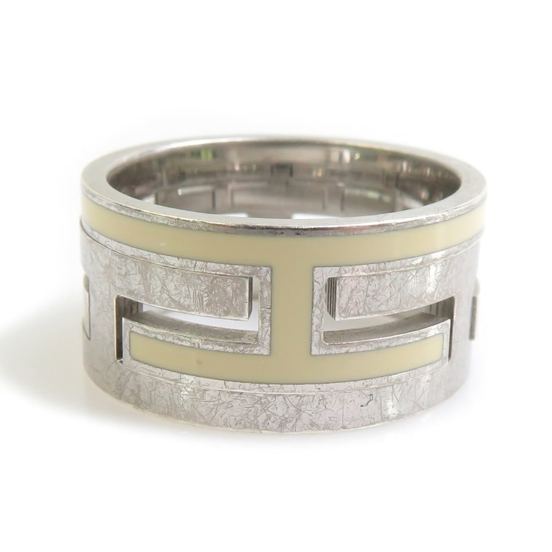 Hermes HERMES Ring Move H Sterling Silver 925 Enamel Off-White Women's Size 1 Free Shipping e61634i: --- Catalog ---Category: SizeJP Size: 13US Size: 6.5Category: DesignType: Band ringColor: Off-white, SilverGender: WomenMaterial: Enamel, Silver 925Category: GeneralBrand: Hermes--- Item List ---Secti