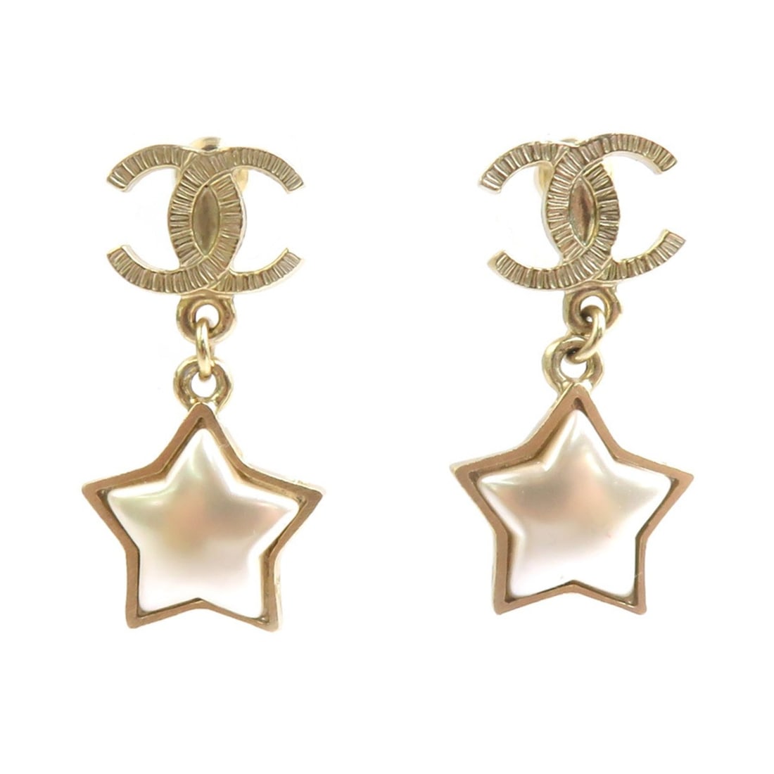 Chanel earrings, Coco Mark star design, metal, faux pearl, gold, off-white, women's, free shipping,: --- Catalog ---Category: SizeSize (HxWxD): 29.00mm x 15.00mm / 1.14'' x 0.59''Category: DesignType: Stud earringsColor: GoldStone: Artificial pearlGender: WomenMaterial: MetalStone Color: Off-whiteCat