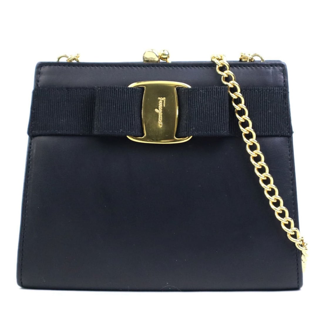 Salvatore Ferragamo shoulder bag, Vara ribbon, leather, metal, black, gold, women's, free shipping,: --- Catalog ---Category: SizeSize (HxWxD): 13cm x 16cm x 4.5cm / 5.11'' x 6.29'' x 1.77''Category: DesignType: Shoulder bagColor: Black, GoldGender: WomenMaterial: Leather , Metal Category: GeneralBra