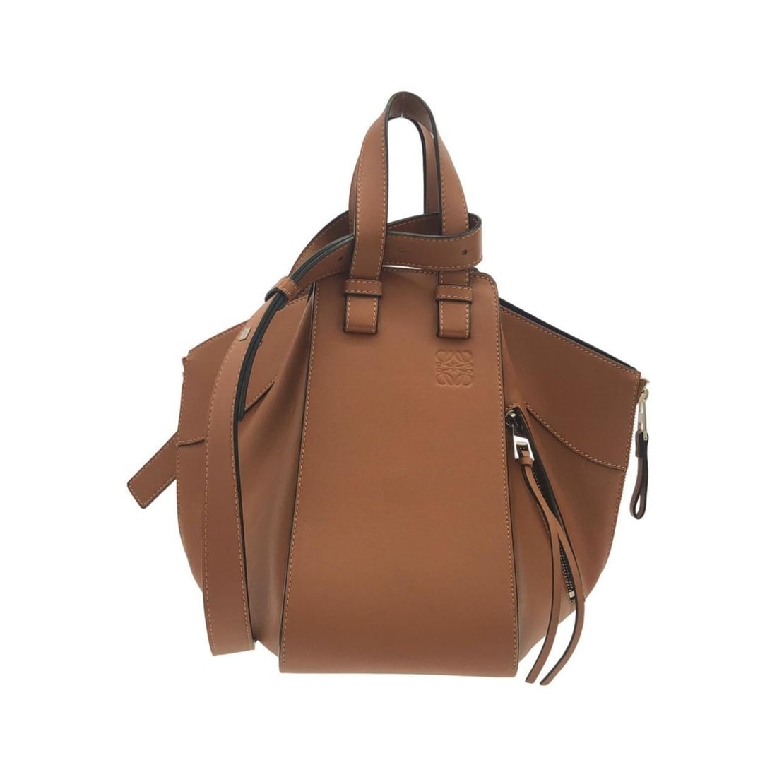 Loewe Hammock Small 387 30 S35 Shoulder Bag: --- Catalog ---Category: SizeSize (HxWxD): 24cm x 36cm x 20cm / 9.44'' x 14.17'' x 7.87''Category: DesignType: Shoulder bagColor: BrownGender: WomenMaterial: Leather Leather/Fur Type: CalfskinCategory
