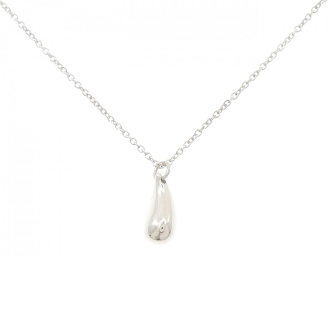 Tiffany & Co. Teardrop Necklace: --- Catalog ---Category: SizePendant Size: 13.7mm x 5.2mm / 0.53'' x 0.2''Neck Circumference: 41 cm / 16.14''Category: DesignColor: SilverGender: WomenMaterial: Silver 925Pendant Type: