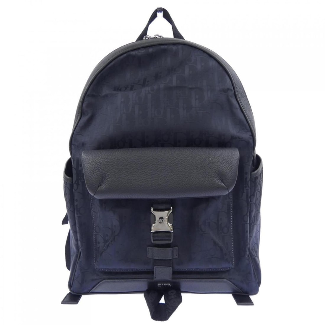 Christian Dior Dior Explorer 1ESBA012YIH Backpack: --- Catalog ---Category: SizeSize (HxWxD): 38.5cm x 37.5cm x 15.5cm / 15.15'' x 14.76'' x 6.1''Category: DesignType: BackpackColor: BlackGender: MenCategory: GeneralBrand: Christian Dior--- Item List