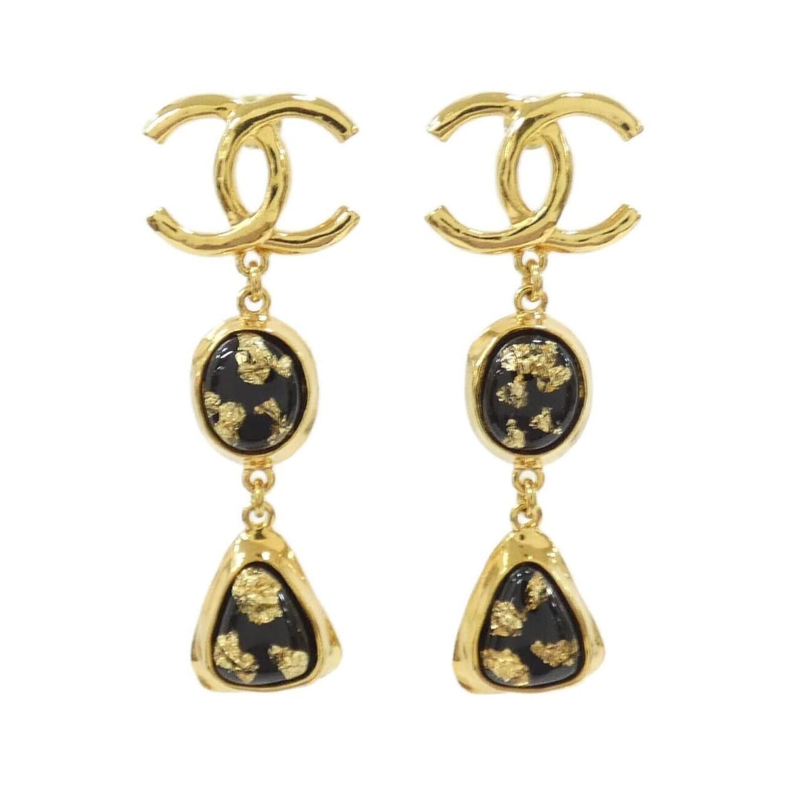 Chanel earrings: --- Catalog ---Category: SizeSize (HxWxD): 55.00mm x 20.00mm / 2.17'' x 0.79''Category: DesignType: Drop earringsColor: BlackGender: WomenCategory: GeneralBrand: Chanel--- Item List ---Section: