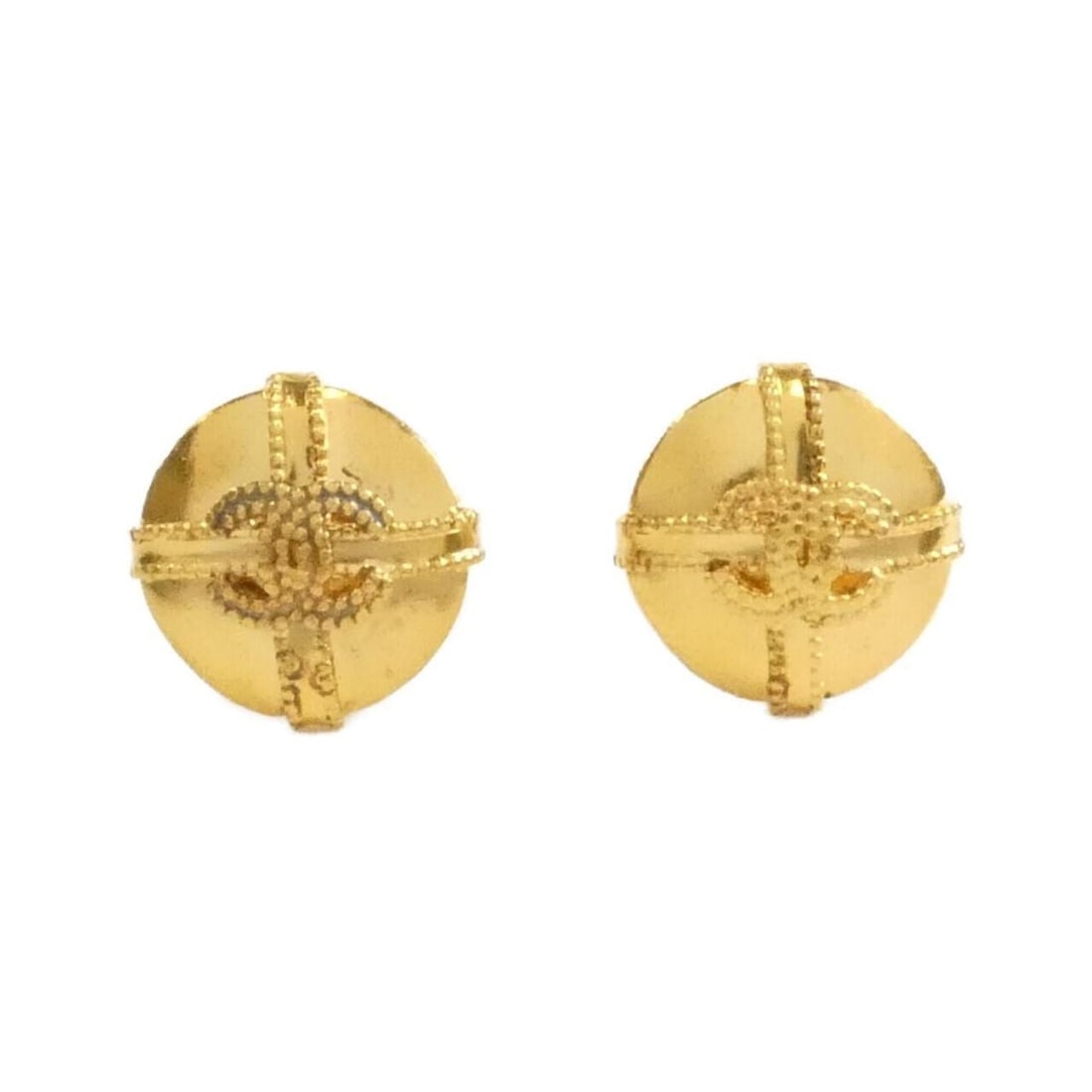 Chanel earrings: --- Catalog ---Category: SizeSize (HxWxD): 25.00mm x 25.00mm / 0.98'' x 0.98''Category: DesignType: Clip earringsColor: GoldGender: WomenCategory: GeneralBrand: Chanel--- Item List ---Section: