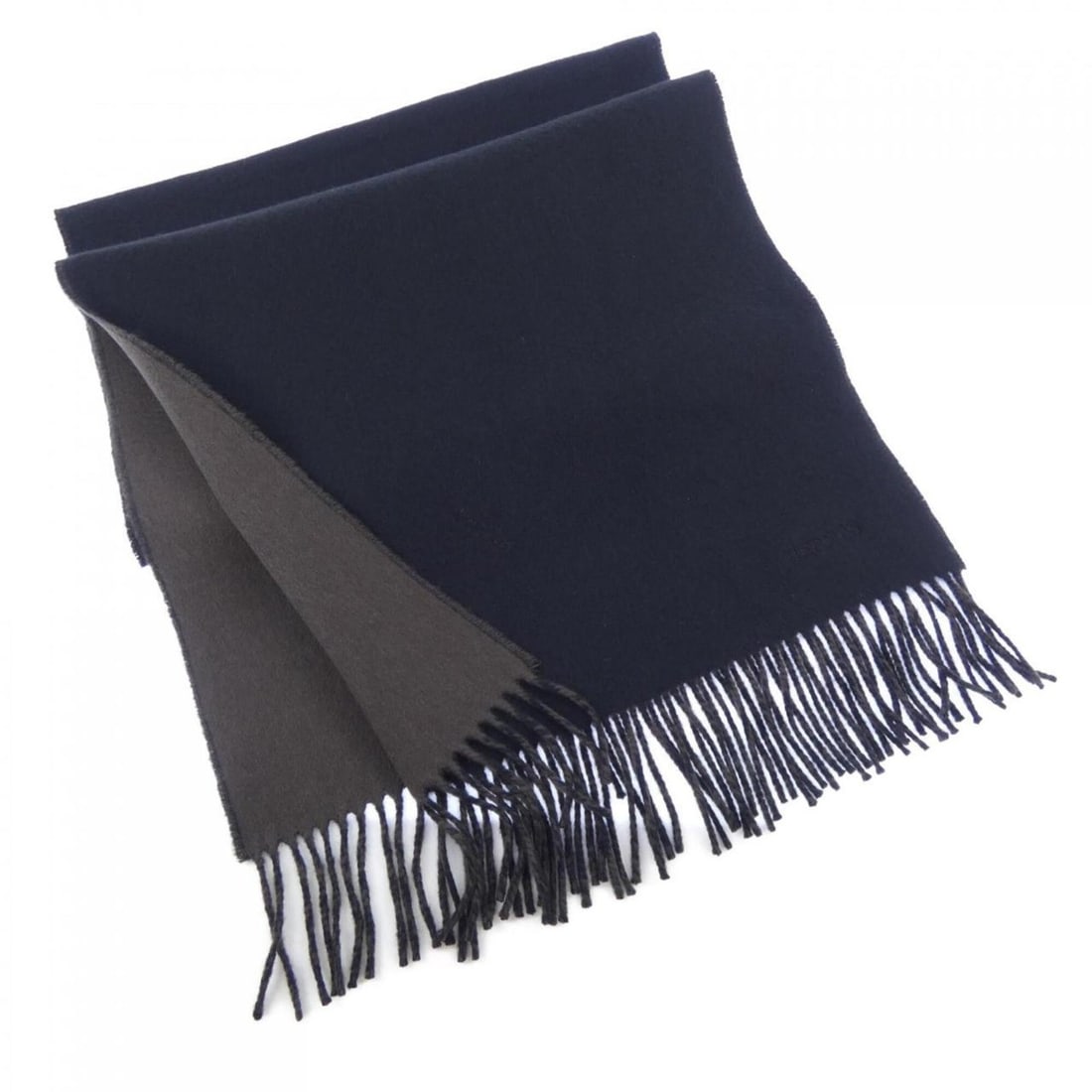 Hermes scarf: --- Catalog ---Category: SizeSize (LxW): 1.67m x 40.5cm / 65.74'' x 15.94''Category: DesignType: StoleColor: BlackMaterial: Cashmere 100%Category: GeneralBrand: Hermes--- Item List ---Section: Conditi