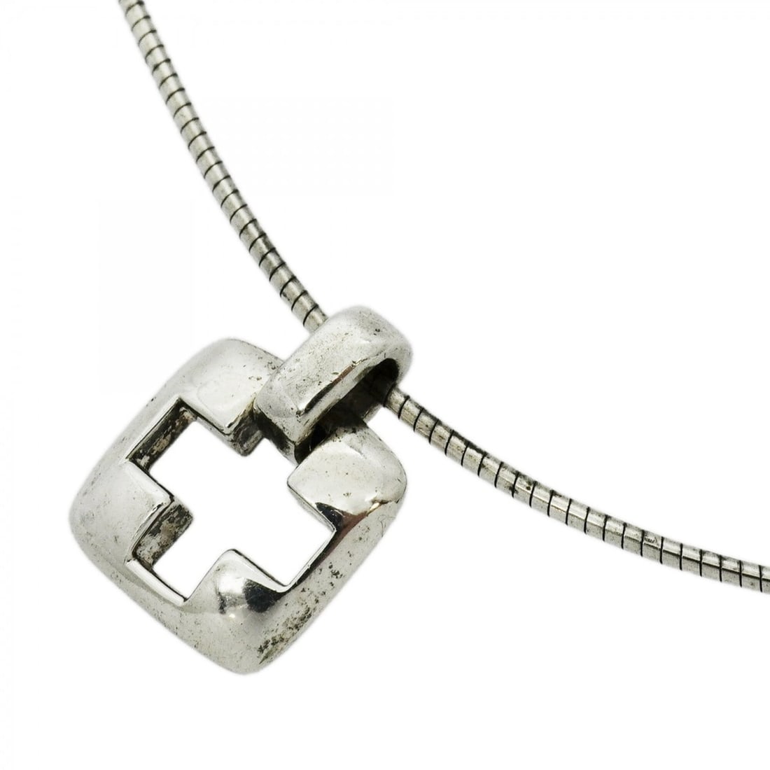 Tiffany & Co. Cross Square Necklace, Sterling Silver 925, Women's: --- Catalog ---Category: SizePendant Size: 16.8mm x 12.3mm / 0.66'' x 0.48''Neck Circumference: 40 cm / 15.74''Category: DesignGender: WomenMaterial: Silver 925Necklace Type: NecklaceCategory: General