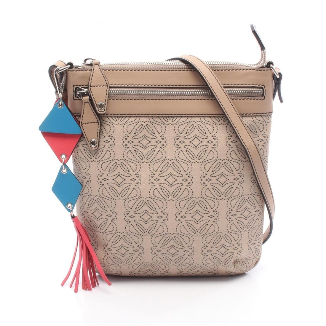 Loewe Repeat Anagram Shoulder Bag/Handbag, Leather, Women's, Pink: --- Catalog ---Category: SizeSize (HxWxD): 28cm x 24cm x 6cm / 11.02'' x 9.44'' x 2.36''Category: DesignType: Handbag, Shoulder bagColor: PinkGender: WomenMaterial: Leather Category: GeneralBrand: Loe