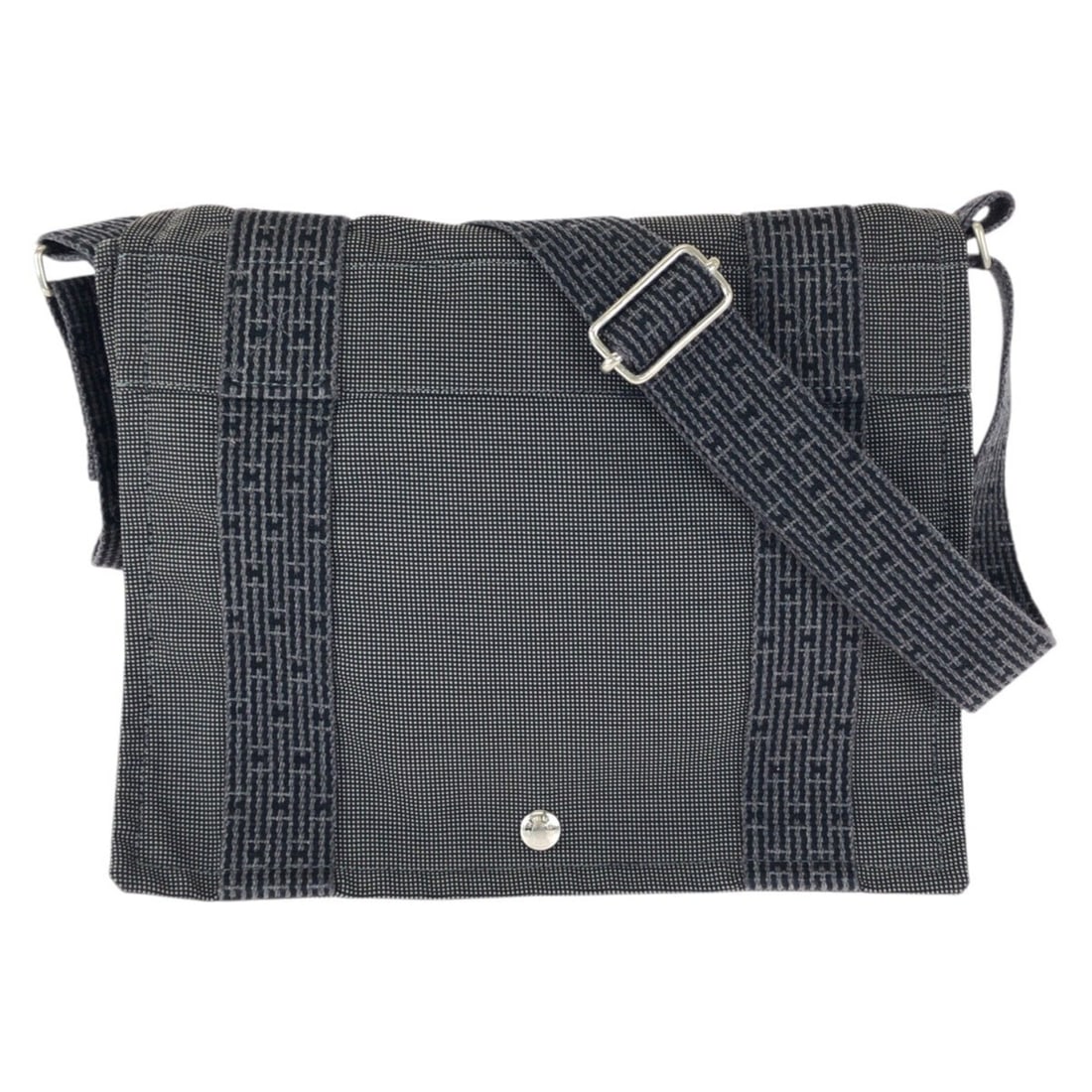 HERMES Hermes Herline Bassas PM Grey Silver Hardware Polyamide Polyester Shoulder Bag Messenger: --- Catalog ---Category: SizeSize (HxWxD): 25cm x 31cm x 8cm / 9.84'' x 12.2'' x 3.14''Category: DesignType: Messenger bag, Shoulder bagColor: GrayGender: MenMaterial: Polyamide , Polyester Category: