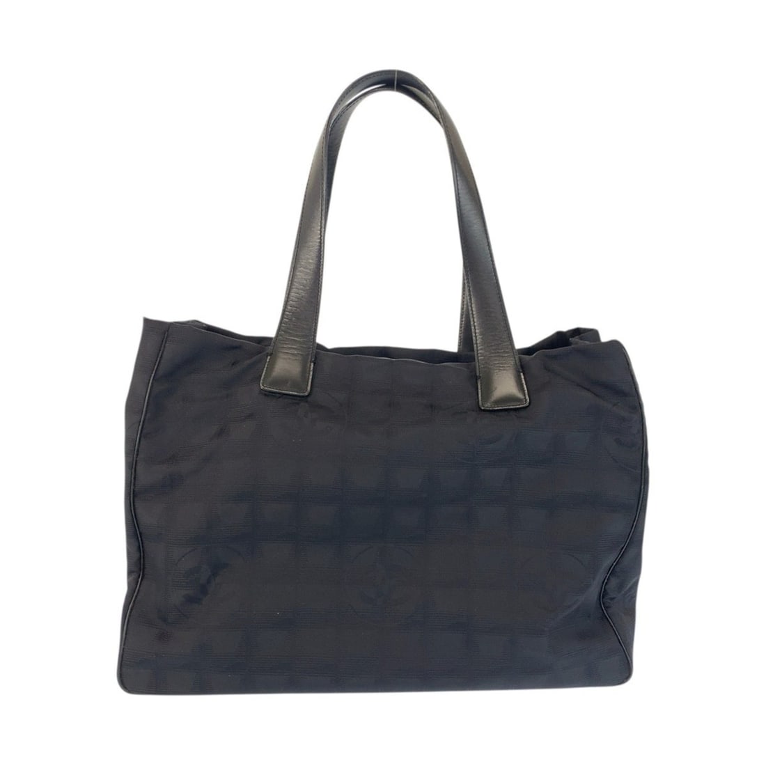 CHANEL New Travel Line MM Coco Mark Black Nylon Leather Tote Bag Shoulder for Women: --- Catalog ---Category: SizeSize (HxWxD): 25cm x 34cm x 14.5cm / 9.84'' x 13.38'' x 5.7''Category: DesignType: Shoulder bag, Tote bagColor: BlackGender: WomenMaterial: Nylon , Leather Category: Gener