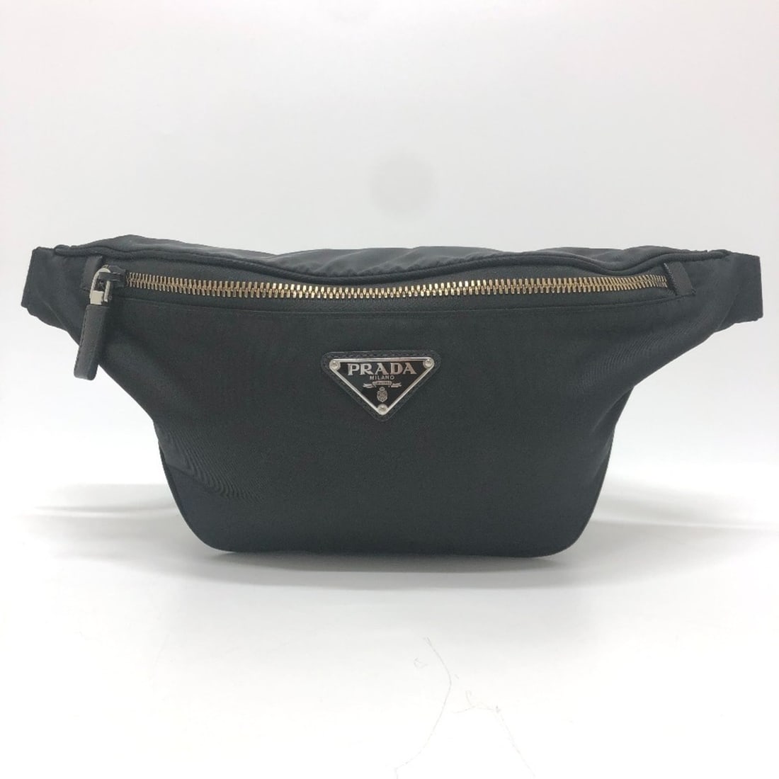 PRADA VL033 Triangle Plate Waist Bag, Handbag, Body Nylon, Women's, Black: --- Catalog ---Category: SizeSize (HxWxD): 14cm x 32cm x 95cm / 5.51'' x 12.59'' x 37.4''Category: DesignType: Fanny pack, HandbagColor: BlackGender: WomenMaterial: Nylon Category: GeneralMPN: VL033Br
