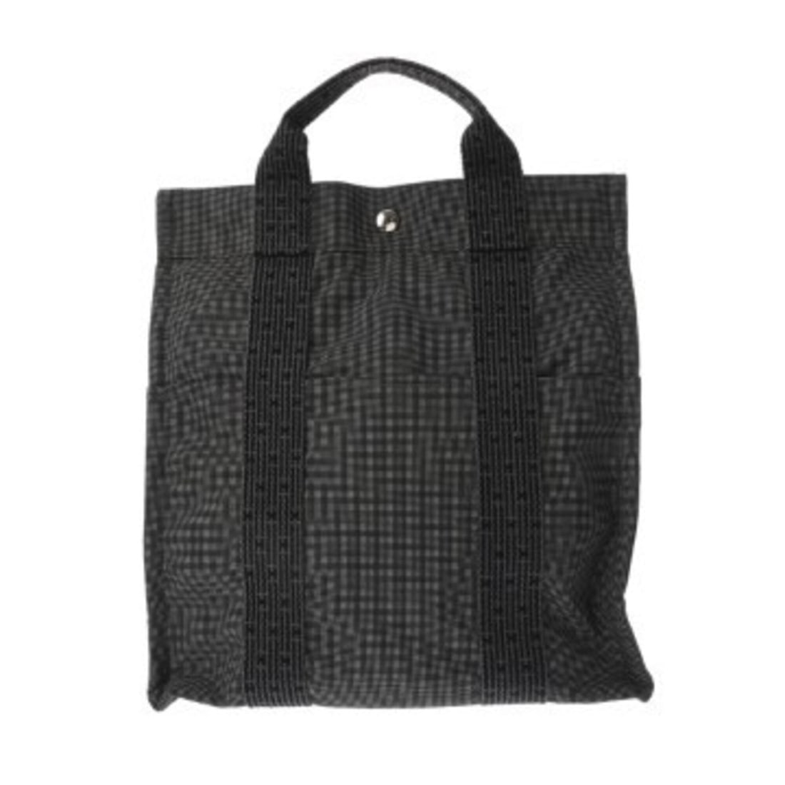 HERMES Hermes Herline Ad MM Grey Women's Canvas Backpack/Daypack A Rank Used Ginzo: --- Catalog ---Category: SizeSize (HxWxD): 34cm x 32cm x 13cm / 13.38'' x 12.59'' x 5.11''Category: DesignType: BackpackColor: GrayGender: WomenMaterial: Canvas Hardware Color: SilverCategory: General