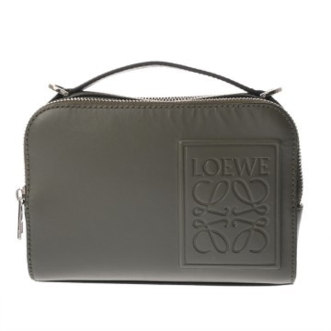 LOEWE Crossbody Camera Bag Mini Khaki Green C565R41X05 Women's Calfskin Shoulder A Rank Used Ginzo: --- Catalog ---Category: SizeSize (HxWxD): 13cm x 18cm x 7cm / 5.11'' x 7.08'' x 2.75''Category: DesignType: Shoulder bagColor: Green, KhakiGender: WomenMaterial: Leather Hardware Color: SilverLeather