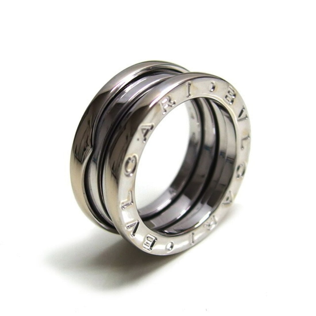 Bvlgari B.zero1 ring, 18K white gold G, size 7.5: --- Catalog ---Category: SizeUS Size: 4.5Brand Size: 48Category: DesignType: Band ringGender: WomenMaterial: White gold (18K)Category: GeneralBrand: Bvlgari--- Item List ---Section: ConditionRanking: