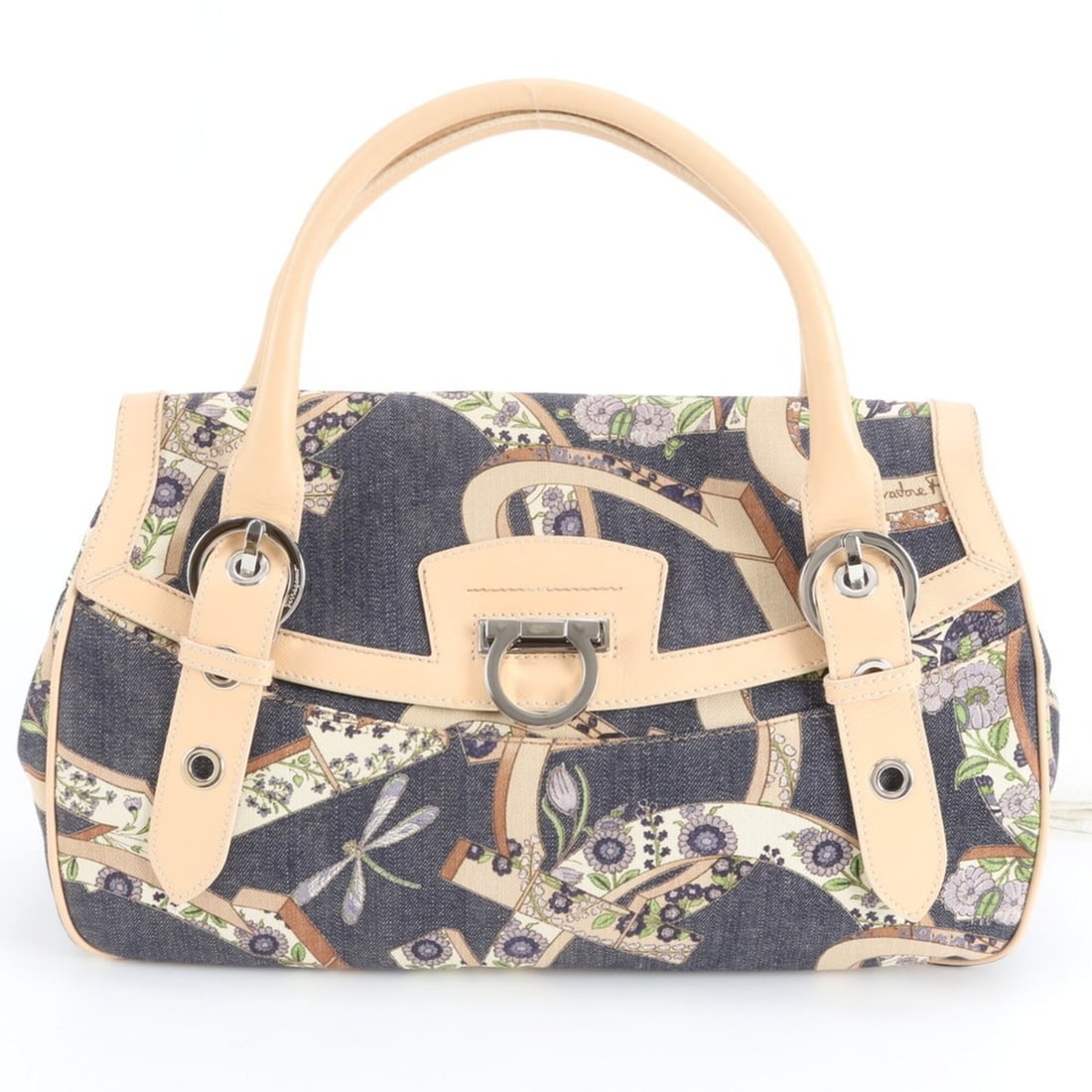 Salvatore Ferragamo Gancini Denim Flower Pattern Leather Handbag Tote Bag for Women: --- Catalog ---Category: SizeSize (HxWxD): 20cm x 33cm x 10cm / 7.87'' x 12.99'' x 3.93''Handle Length: 50cm / 19.68''Category: DesignType: Handbag, Tote bagColor: Beige, NavyGender: WomenMaterial: Le