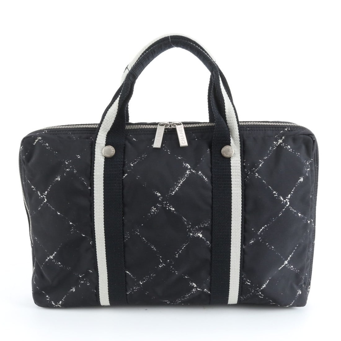 Chanel Travel Line Tote Bag Shoulder Handbag Black Women's: --- Catalog ---Category: SizeSize (HxWxD): 25cm x 38cm x 6cm / 9.84'' x 14.96'' x 2.36''Category: DesignType: Handbag, Shoulder bag, Tote bagColor: BlackGender: WomenCategory: GeneralBrand: ChanelCoun