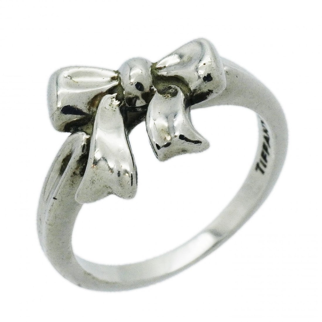 Tiffany & Co. Ribbon Ring, Sterling Silver 925, Size 11, Women's: --- Catalog ---Category: SizeJP Size: 11US Size: 6Category: DesignType: Band ringGender: WomenMaterial: Silver 925Category: GeneralBrand: Tiffany--- Item List ---Section: ConditionRanking: Rank AB Use