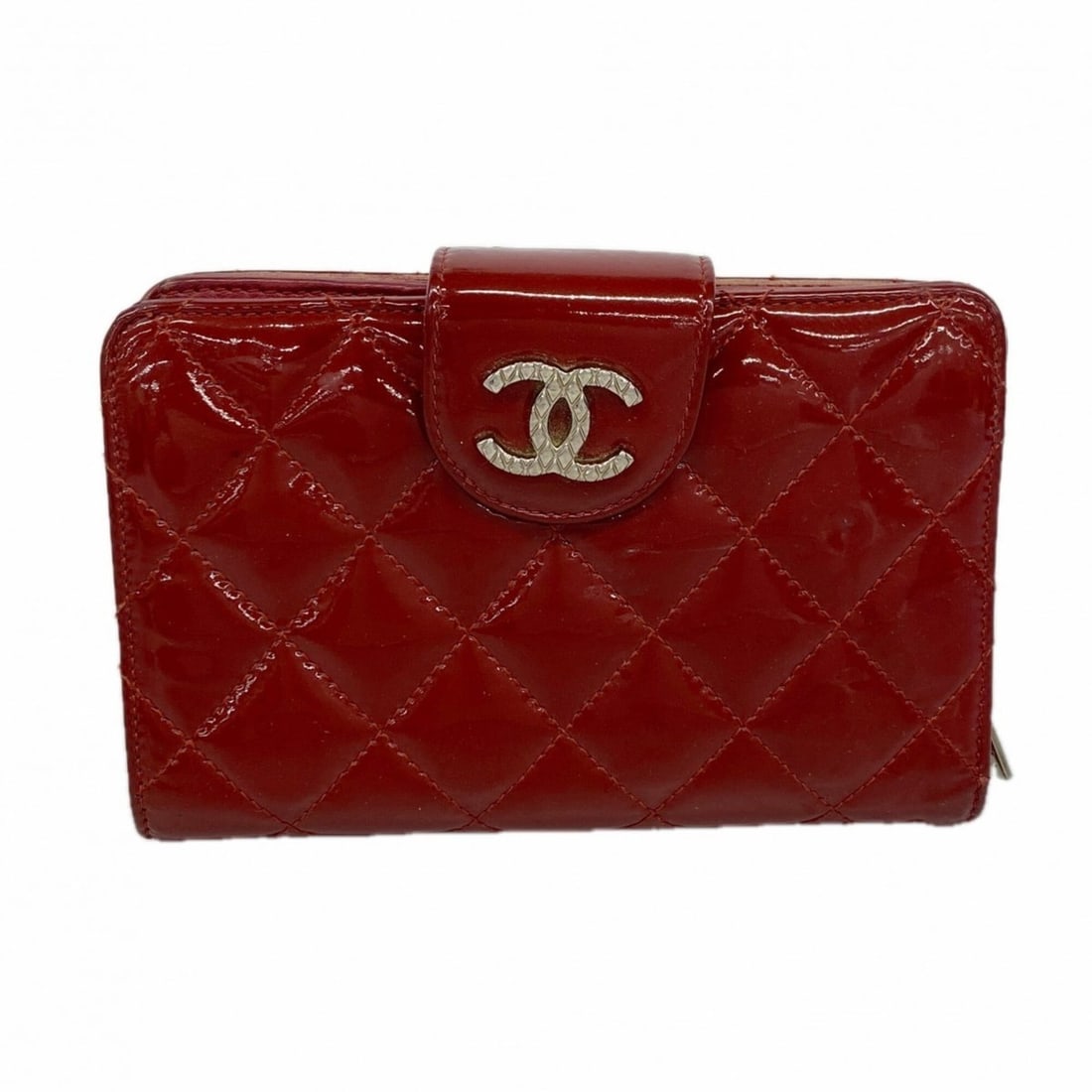 Chanel Brilliant Patent Leather Wallet, Red, Women's: --- Catalog ---Category: SizeSize (HxWxD): 10cm x 15cm x 2.5cm / 3.93'' x 5.9'' x 0.98''Category: DesignType: Wallet (bi-fold)Color: Red colorGender: WomenMaterial: Patent leather Category: GeneralBra