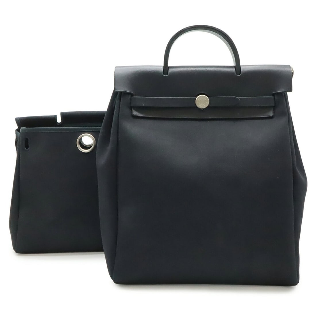 HERMES Herbag Ad PM Backpack Handbag Toile Officier Leather Black ?E Stamp: --- Catalog ---Category: SizeSize (HxWxD): 35cm x 28.5cm x 11cm / 13.77'' x 11.22'' x 4.33''Category: DesignType: Backpack, HandbagColor: BlackGender: WomenMaterial: Toile officier , Leather Category: