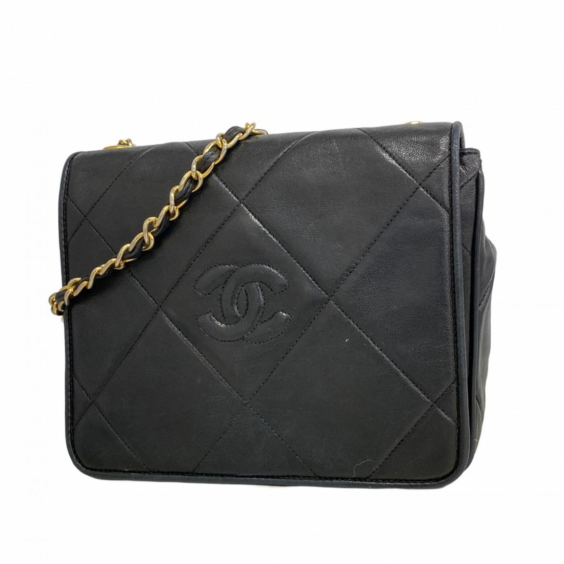 Chanel Matelassé Chain Shoulder Bag, Lambskin, Black, Women's: --- Catalog ---Category: SizeSize (HxWxD): 16cm x 18.5cm x 5cm / 6.29'' x 7.28'' x 1.96''Category: DesignType: Shoulder bagColor: BlackGender: WomenMaterial: Leather Hardware Color: GoldLeather/Fur Ty