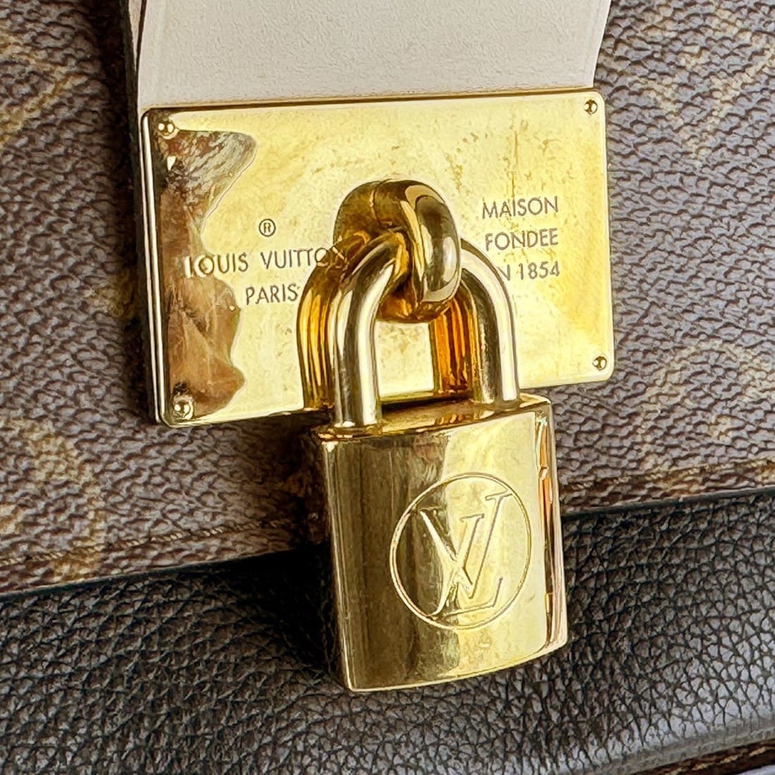 Louis Vuitton gloves - 13