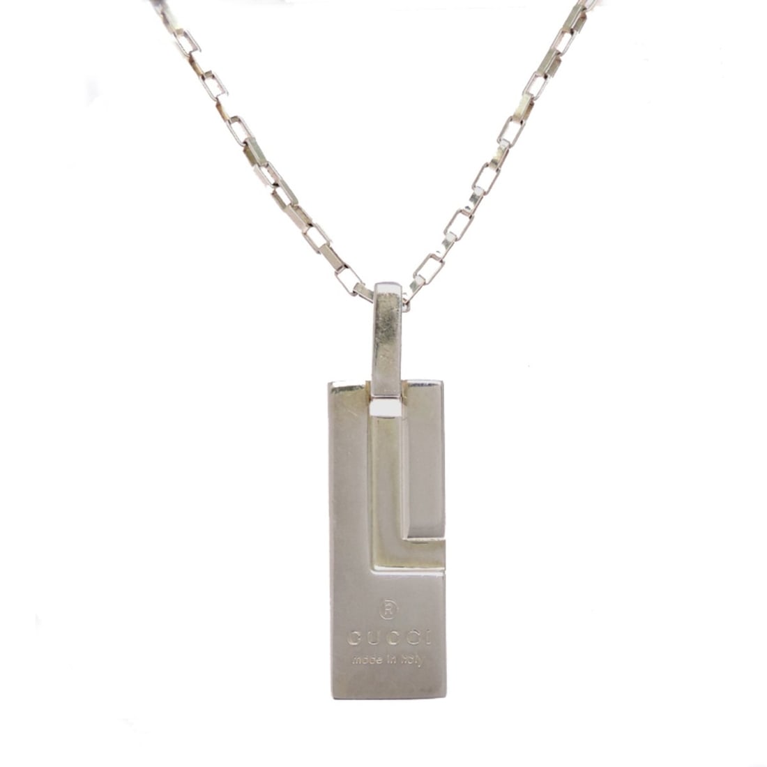 Gucci Icon Plate #49 Women's Necklace, Sterling Silver 925: --- Catalog ---Category: SizePendant Size: 45mm x 13mm / 1.77'' x 0.51''Neck Circumference: 49.5 cm / 19.48''Category: DesignGender: WomenMaterial: Silver 925Necklace Type: NecklaceCategory: GeneralBr