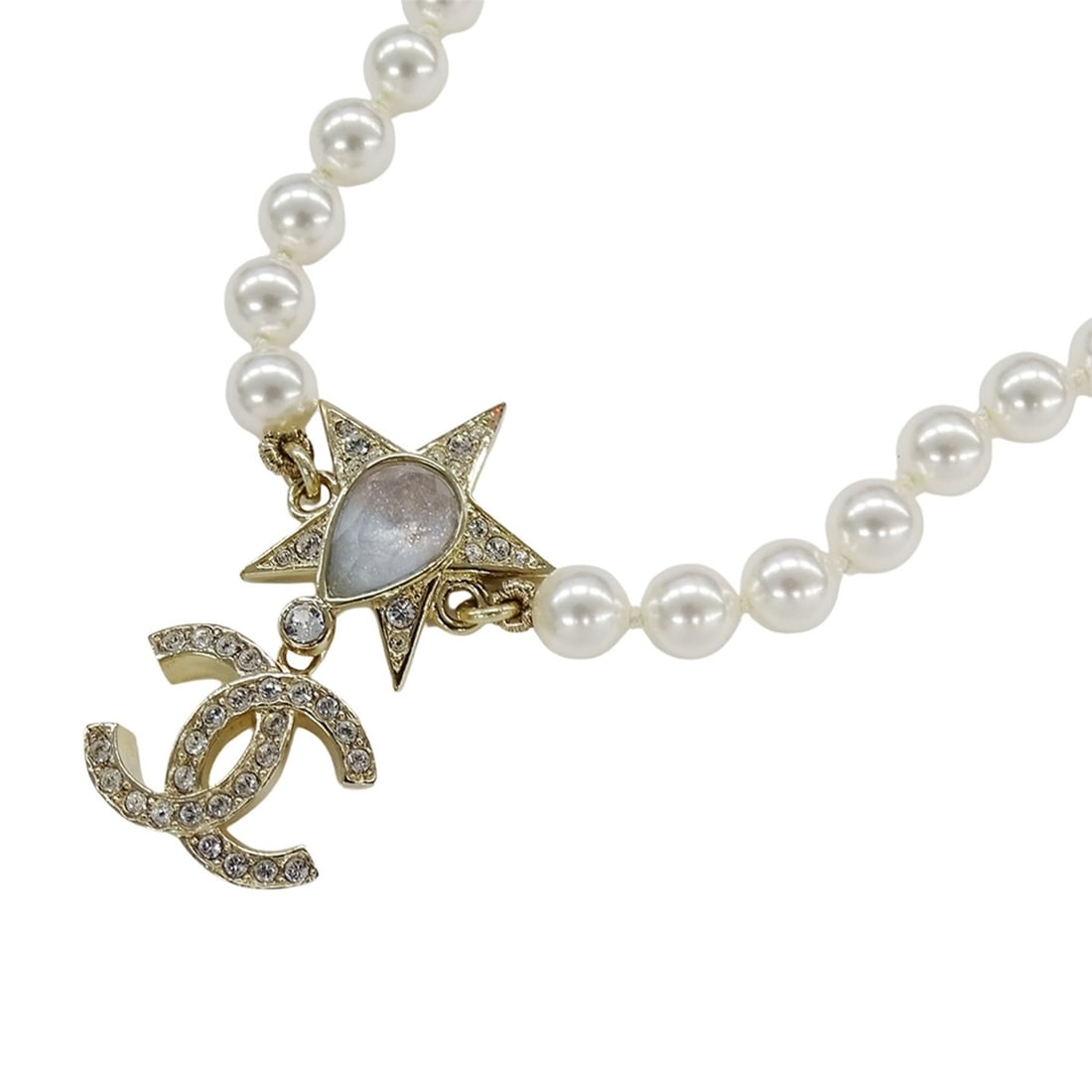 Chanel Choker Necklace for Women, Brand Name, Metal Rhinestone, Faux Pearl, Star, Coco Mark, Gold,: --- Catalog ---Category: SizePendant Size: 35mm x 20mm / 1.37'' x 0.78''Neck Circumference: 36.5 cm / 14.37''Category: DesignColor: Gold, WhiteGender: WomenMaterial: Metal, RhinestoneNecklace Type: Ch