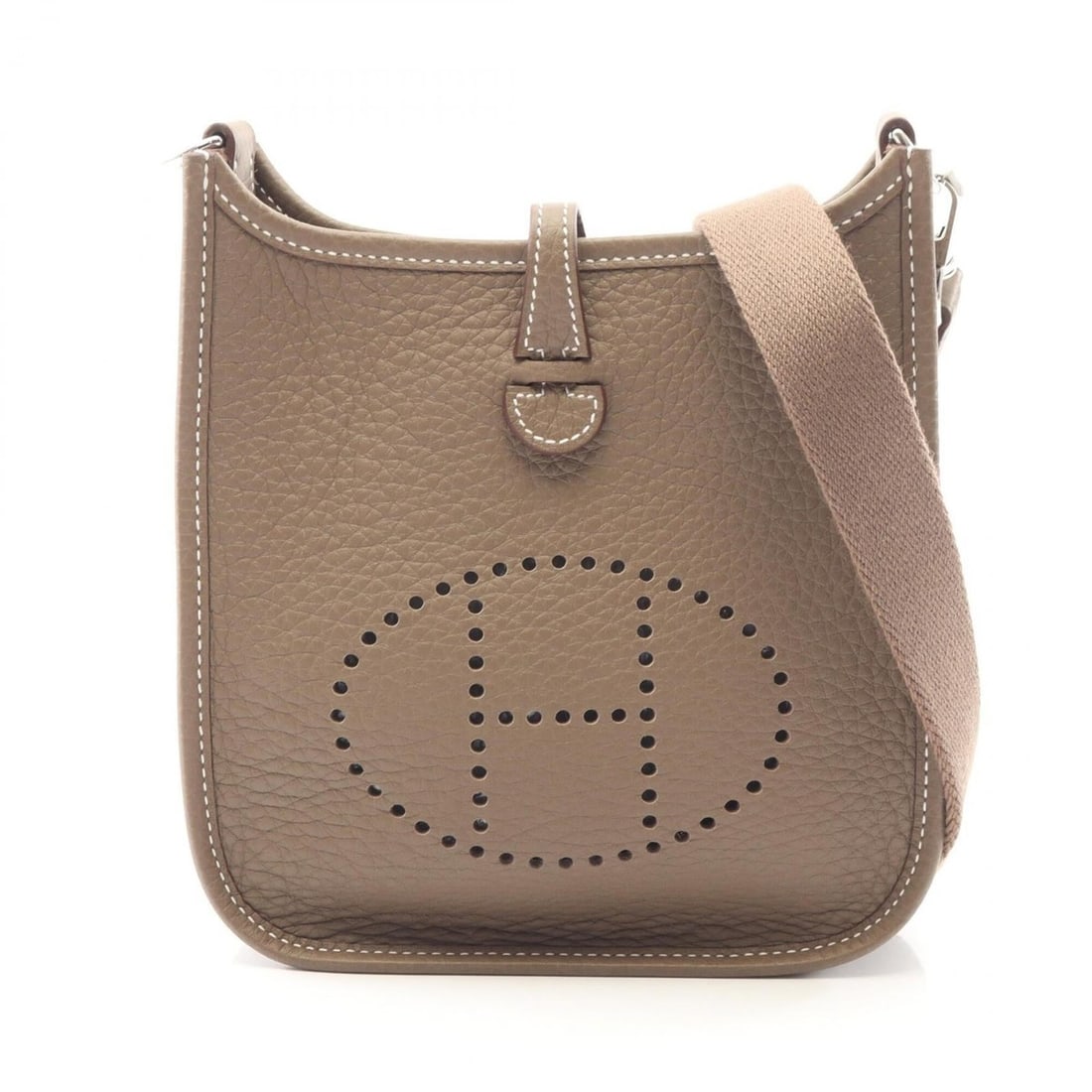 Hermes Evelyne TPM Amazon Shoulder Bag/Handbag, Leather, Taurillon Clemence, Beige.: --- Catalog ---Category: SizeSize (HxWxD): 18cm x 16.5cm x 5.5cm / 7.08'' x 6.49'' x 2.16''Category: DesignType: Handbag, Shoulder bagColor: Beige, Etoupe grayGender: WomenMaterial: Taurillon clemence