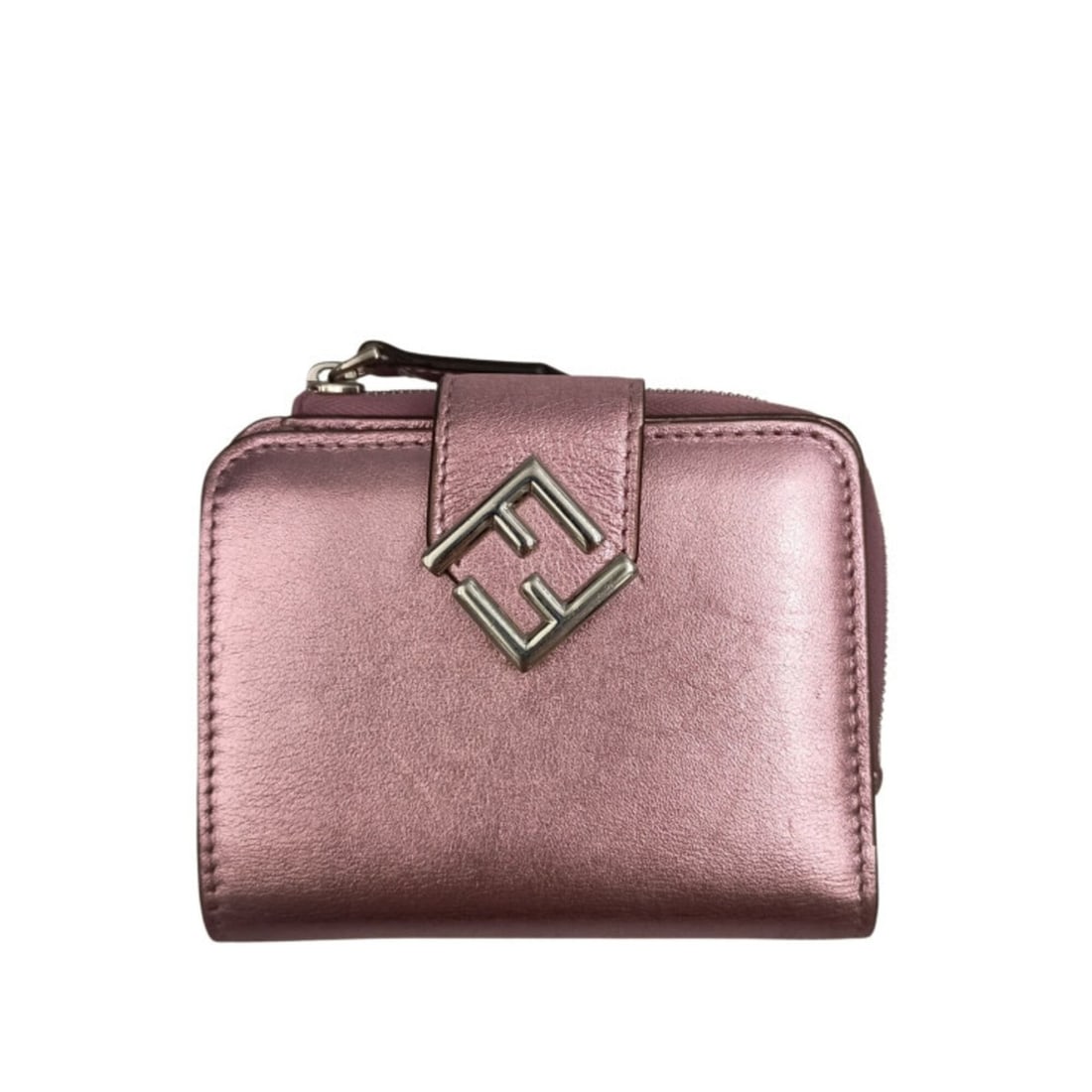 FENDI Bi-fold Wallet FF Diamond 8M0490 Metallic Pink Leather Women's: --- Catalog ---Category: SizeSize (HxWxD): 9cm x 11cm x 2cm / 3.54'' x 4.33'' x 0.78''Category: DesignType: Wallet (bi-fold)Color: Metallic pinkGender: WomenMaterial: Leather Category: GeneralBrand: F