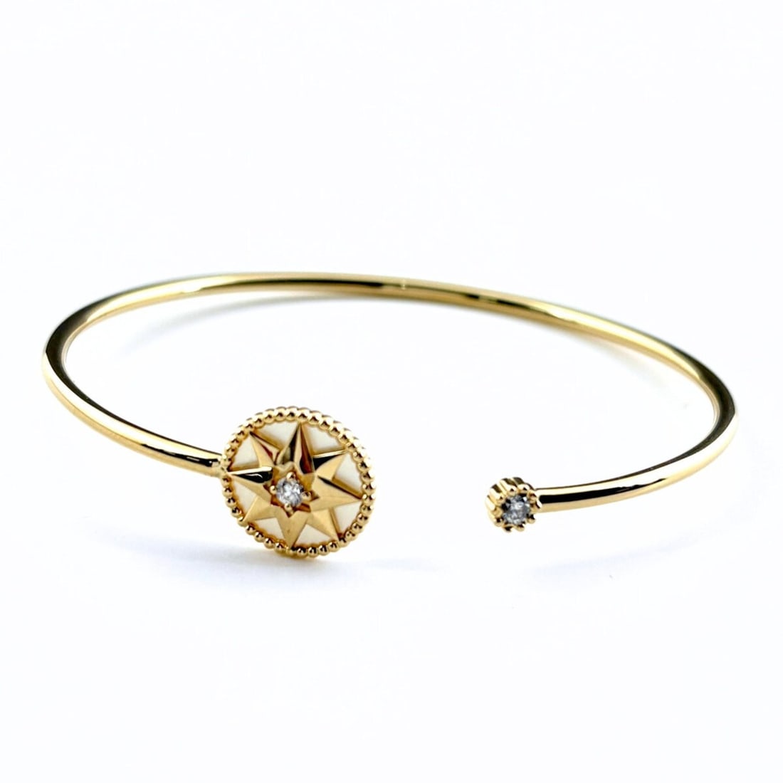 Christian Dior Dior Rose des Vents Bangle, Yellow Gold (YG), Mother-of-Pearl 750 Diamond, Women's.: --- Catalog ---Category: SizeLength: 16cm / 6.29''Category: DesignType: BangleGender: WomenMaterial: Yellow gold (18K)Category: GeneralBrand: Christian Dior--- Item List ---Section: ConditionRanking:
