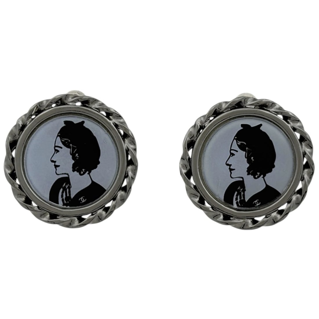 Chanel Mademoiselle Round Earrings, Coco Mark, Silver Plated, Silver, Women's: --- Catalog ---Category: SizeStone Size (HxW): 24.00mm x 24.00mm / 0.94'' x 0.94''Category: DesignColor: SilverGender: WomenCategory: GeneralBrand: Chanel--- Item List ---Section: ConditionRanking: Ra