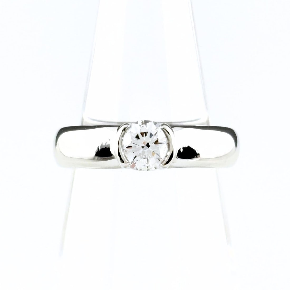 Tiffany & Co. Dots Ring, Platinum Ring with Diamonds, Pt950, Women's: --- Catalog ---Category: SizeJP Size: 6US Size: 3.5Category: DesignColor: SilverGender: WomenMaterial: Platinum 950Category: GeneralBrand: Tiffany--- Item List ---Section: ConditionRanking: Rank AB Us