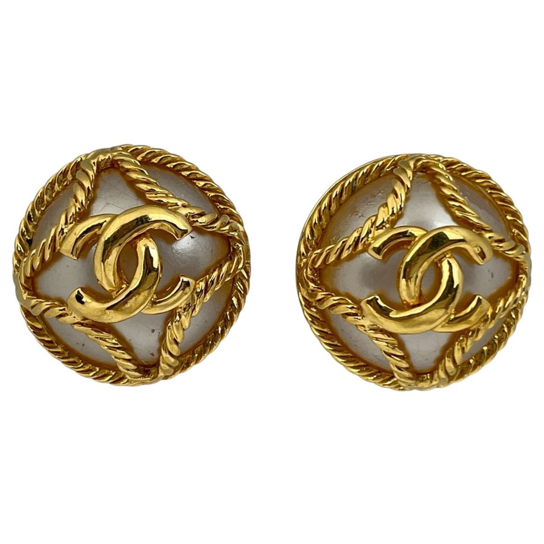 Chanel Coco Mark Faux Pearl Earrings, Round GP (Gold Plated) Pearl, Gold, White, Women's: --- Catalog ---Category: SizeSize (HxWxD): 2.50mm x 2.50mm / 0.10'' x 0.10''Category: DesignColor: GoldGender: WomenCategory: GeneralBrand: Chanel--- Item List ---Section: ConditionRanking: Rank B Use