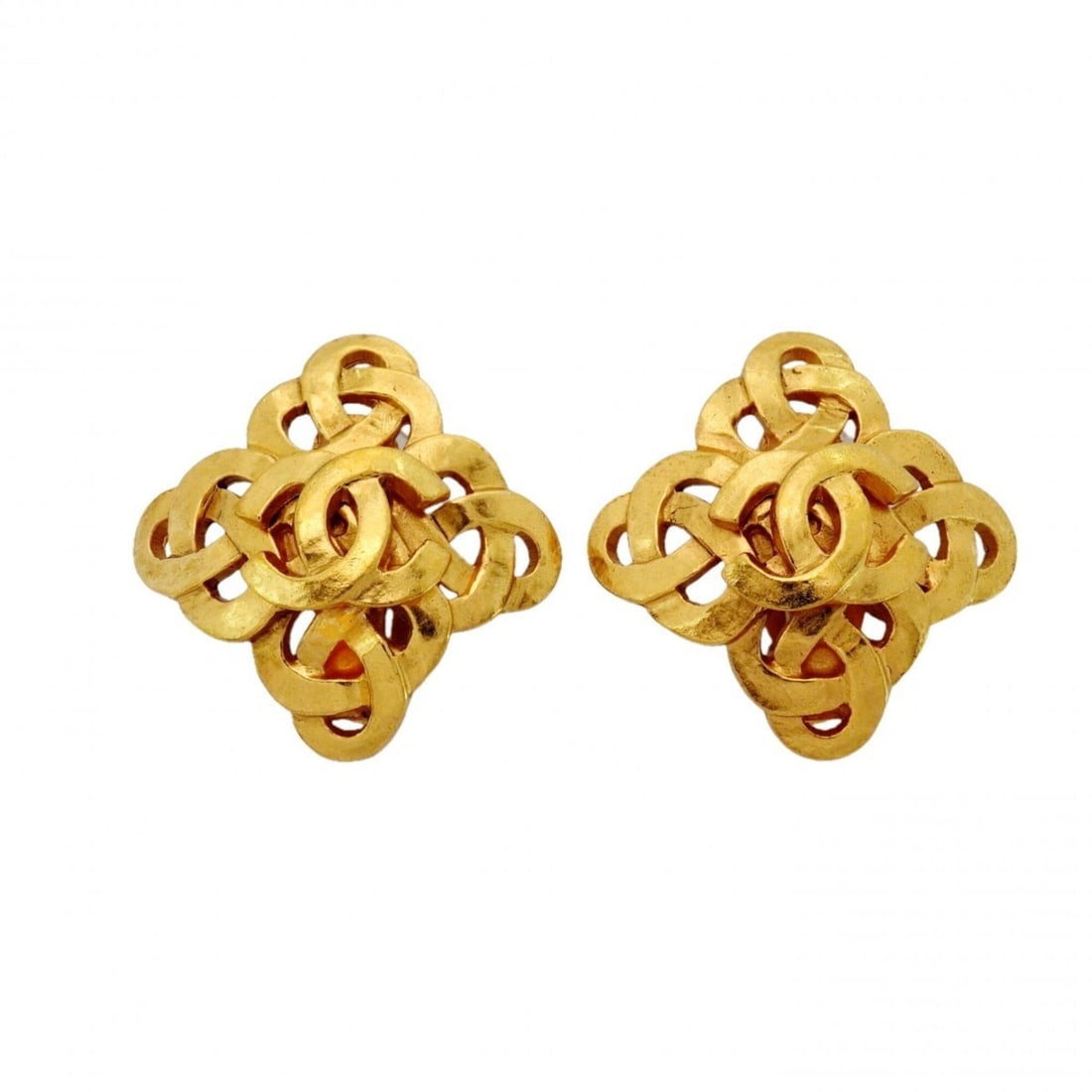 Chanel earrings, Coco Mark, GP plated, gold, women's.: --- Catalog ---Category: SizeSize (HxWxD): 33.00mm x 31.80mm / 1.30'' x 1.25''Category: DesignType: Clip earringsColor: GoldGender: WomenMaterial: Gold platingCategory: GeneralBrand: Chanel--- Item Li