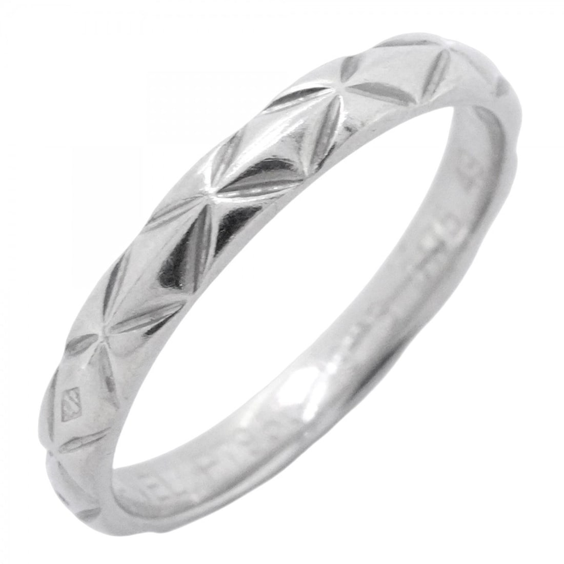 Chanel Matelassé Ring, Pt950 Platinum, Size 49, Women's: --- Catalog ---Category: SizeUS Size: 5Brand Size: 49Category: DesignType: Band ringGender: WomenMaterial: Platinum 950Category: GeneralBrand: Chanel--- Item List ---Section: ConditionRanking: Rank AB