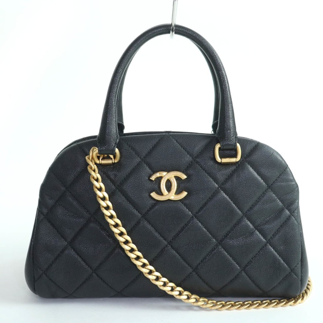 CHANEL AS3893 Caviar Skin Matelassé Coco Mark 2-Way Bowling Bag Handbag Black Gold Hardware Comes: --- Catalog ---Category: SizeSize (HxWxD): 16cm x 24.5cm x 12cm / 6.29'' x 9.64'' x 4.72''Category: DesignType: HandbagColor: BlackGender: WomenMaterial: Grained Calfskin Hardware Color: GoldCategory: