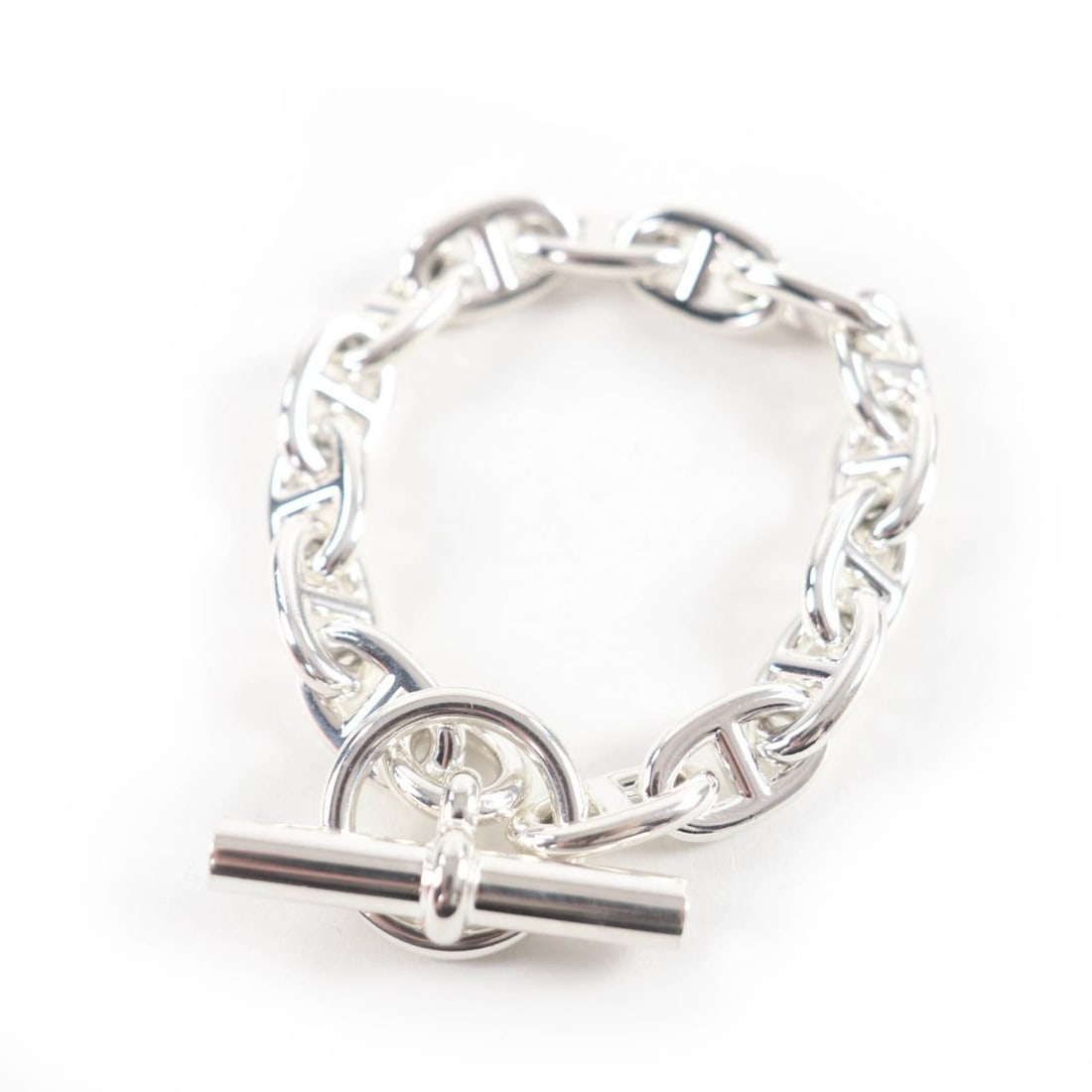 HERMES Chaine d'Ancre MM AG925 Bracelet, 15 links, Silver, Made in France, 2025 model, with case,: --- Catalog ---Category: SizeLength: 20cm / 7.87''Category: DesignType: Charm braceletColor: SilverGender: WomenMaterial: Silver 925Category: GeneralBrand: HermesCountry of Origin: France--- Item List