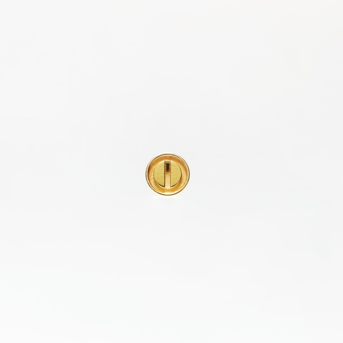 Cartier Love Earring, Single Au750YG (One Earring Only), Gold: --- Catalog ---Category: SizeSize (HxWxD): 5.00mm x 5.00mm / 0.20'' x 0.20''Category: DesignType: Stud earringsColor: GoldGender: WomenMaterial: Yellow gold (18K)Single earring: YesCategory: GeneralLi